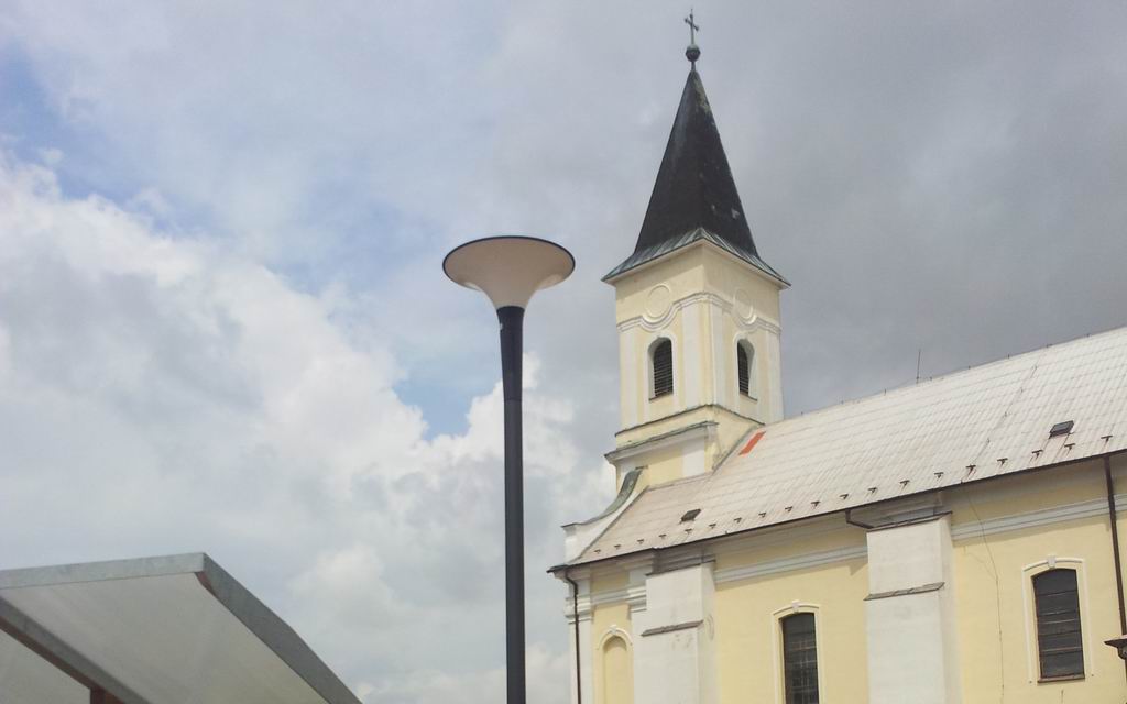 Osvetlenie parku kostola - Oponice