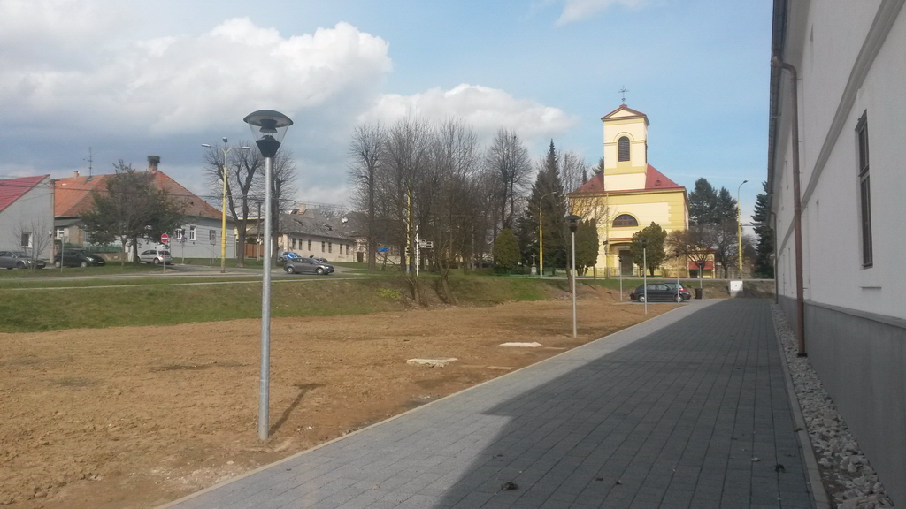 Osvetlenie parku okolo technického mázea Solivary Prešov