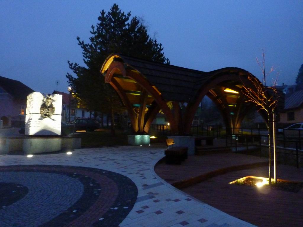 Osvetlenie námestia Stará Bystrica
